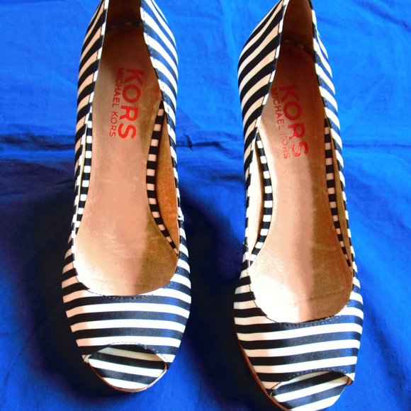 PAIR of MICHAEL KORS BLACK STRIPE FABRIC HIGH HEEL SHOE - Picture 2 of 10